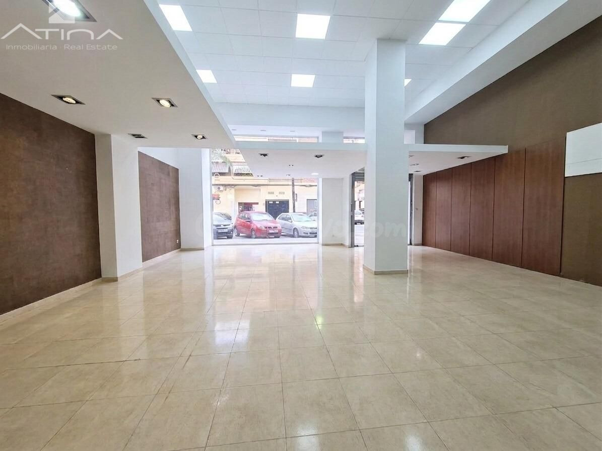 Local comercial en venta en Gandía, de 349 m2 en zona céntri - foto 2