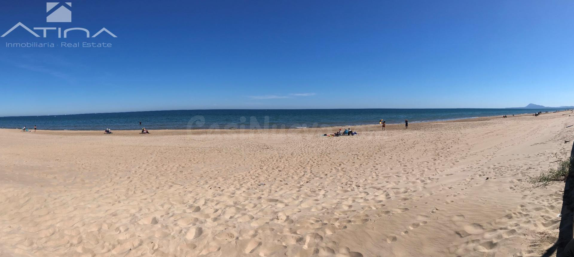 Parcela urbanística en venta en la Playa de Daimús de 1.073  - foto 3