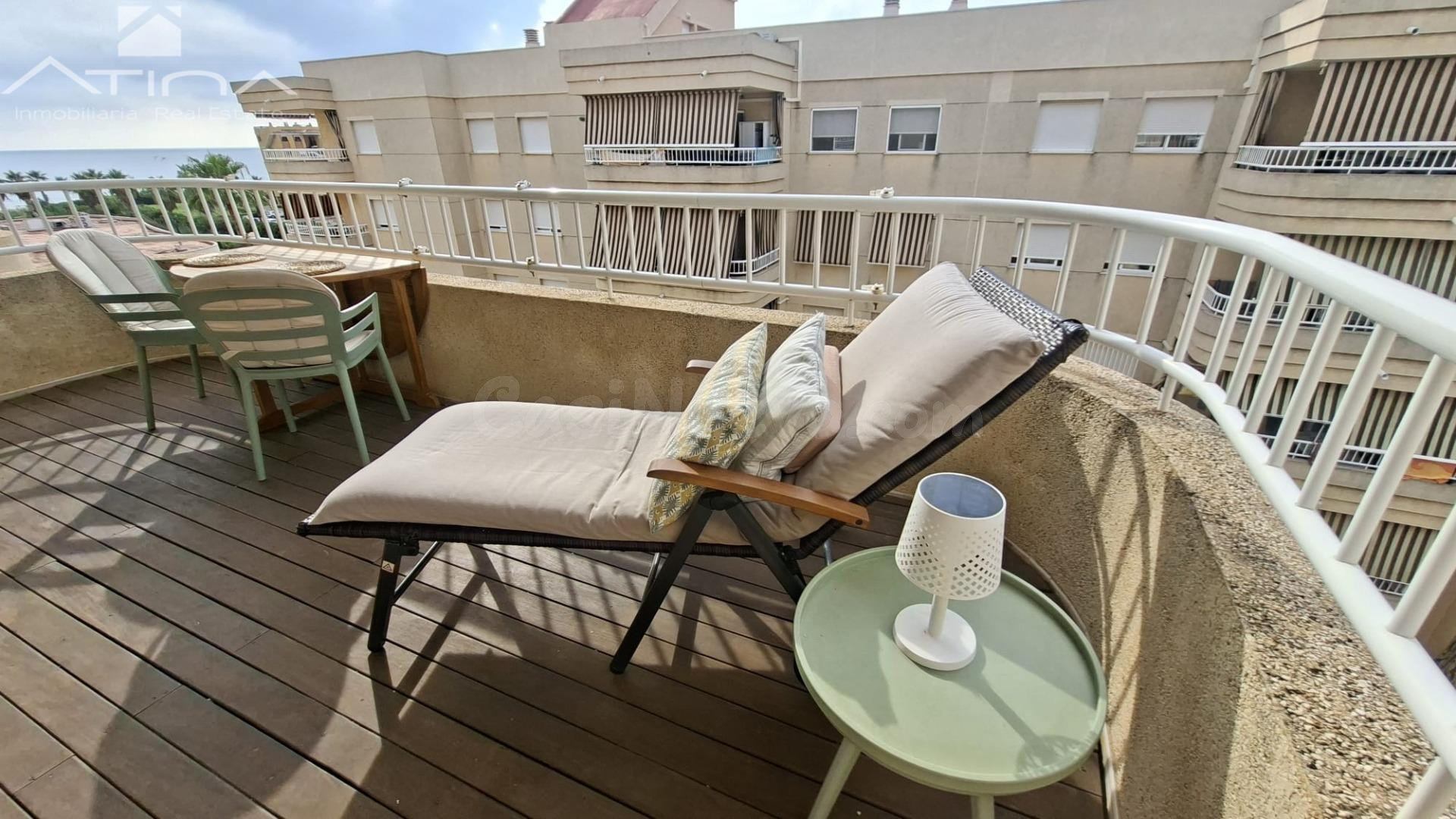 Apartamento en venta en Playa de Daimús con piscina y vistas