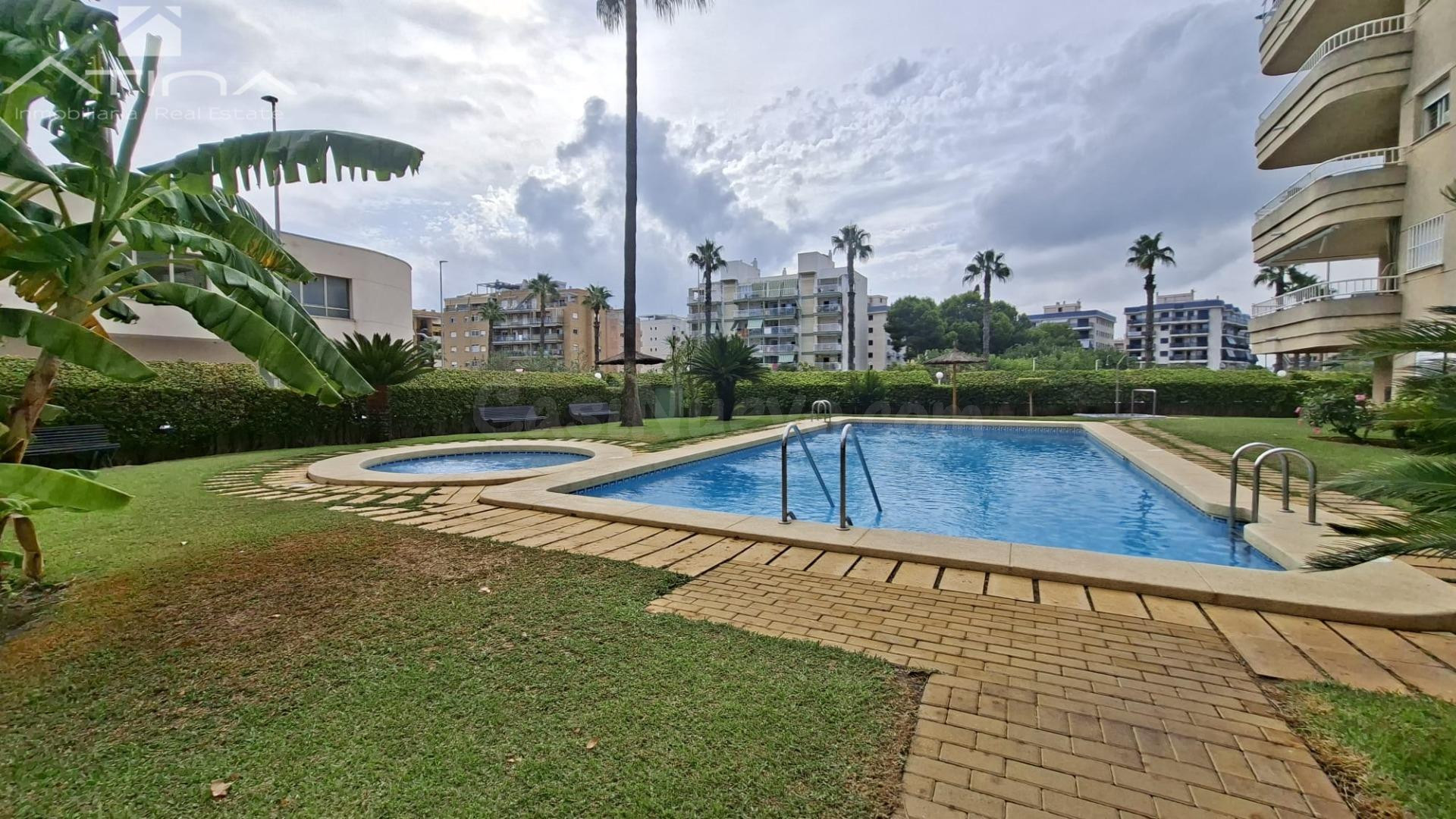 Apartamento en venta en Playa de Daimús con piscina y vistas - foto 4