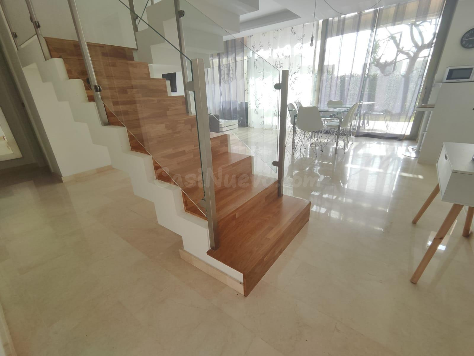 CHALET PRIMERA LINEA 3 DORMITORIOS 2 BAÑOS