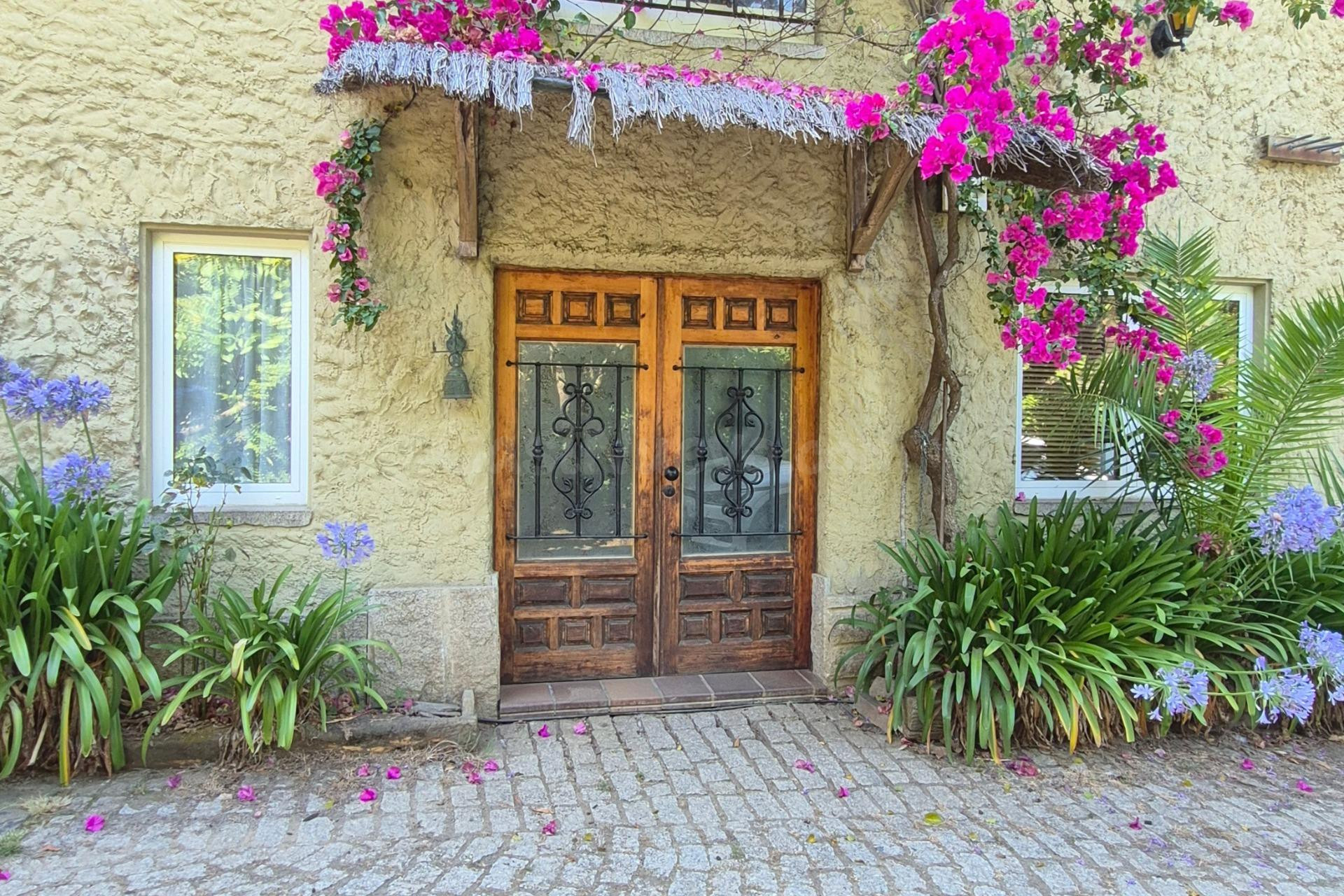 Casa en venta con terreno a 5 min de Sada: Finca de 3.000 m2, 7 dormitorios
