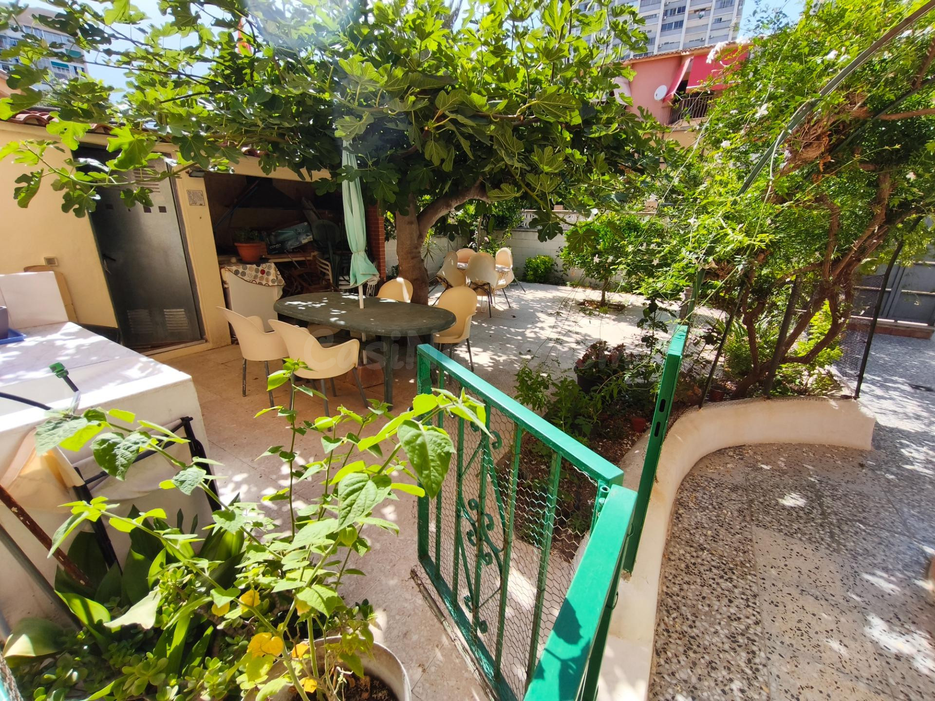 Encantador Adosado en Benidorm, Ideal para Familias
