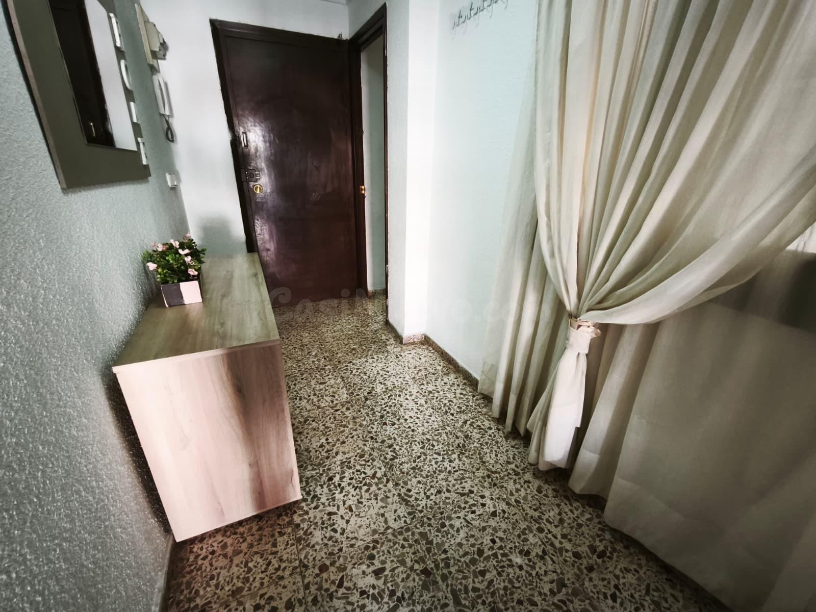 Amplio Piso en Benidorm, Zona Poniente - ¡Una Oportunidad Única!