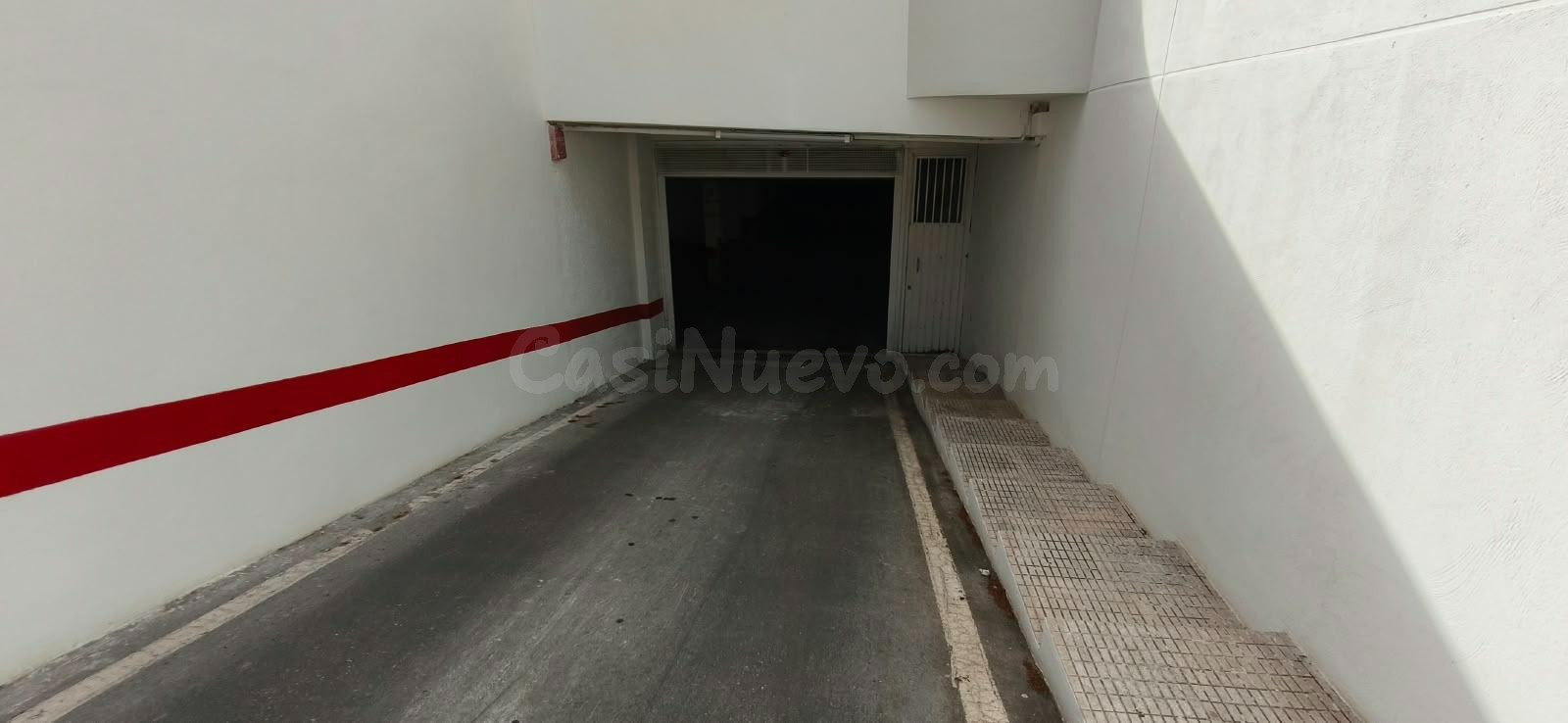 ¡Oportunidad Única! Se Venden 2 Plazas de Garaje en Benidorm, Zona Levante