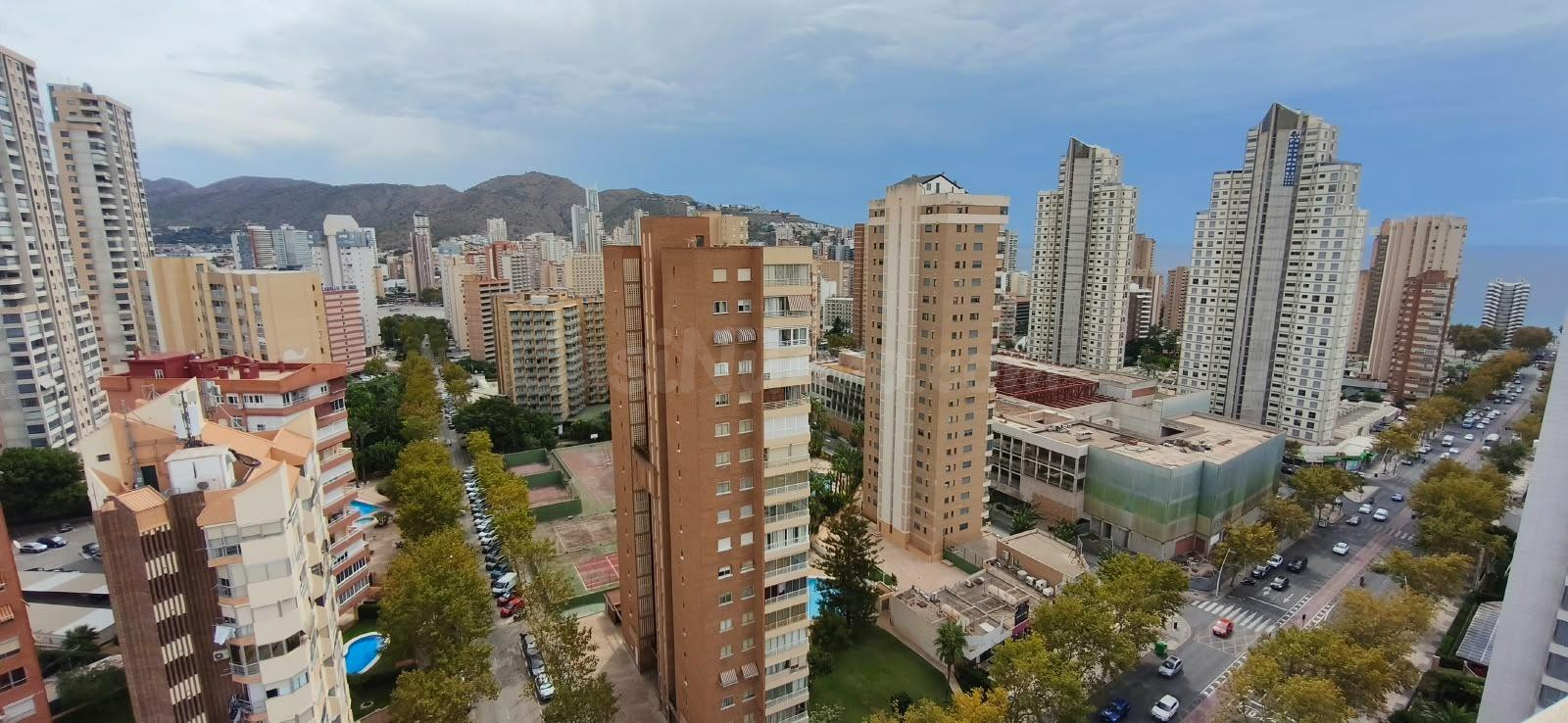 Deslumbrante Ático con Vistas Panorámicas en Benidorm