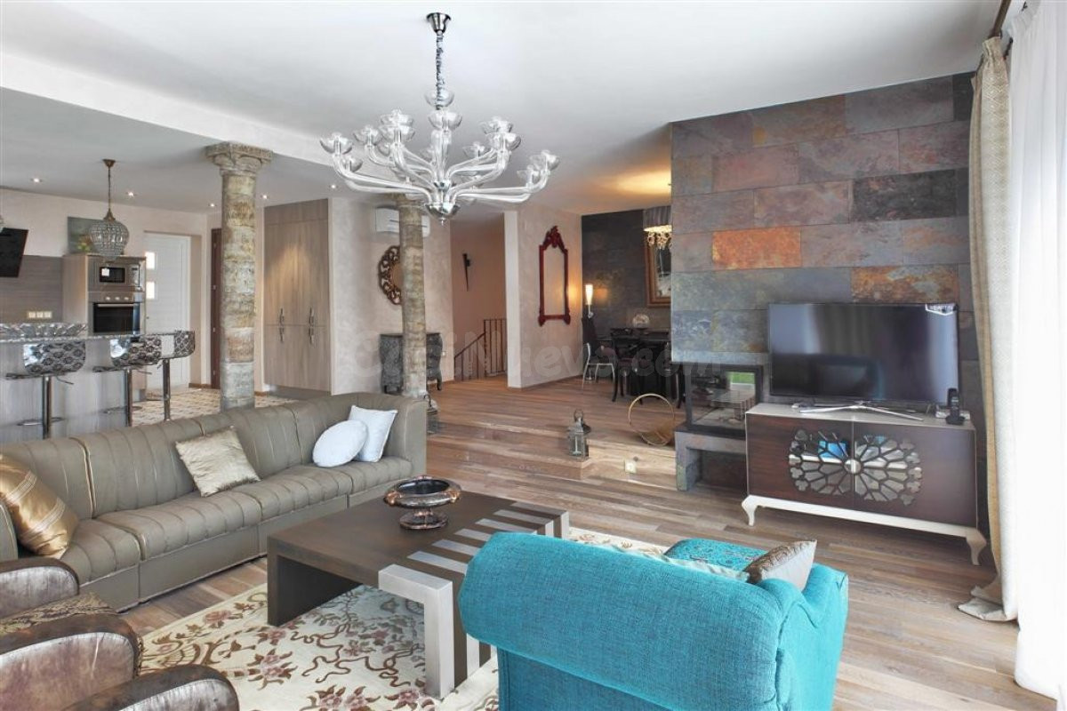 Bonita casa en urbanización de prestigio. - foto 2