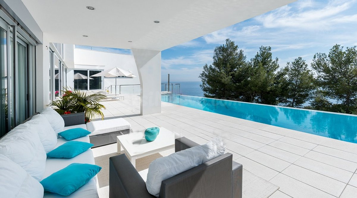 Exclusiva villa en el sector privado de la Cala Sant Frances - foto 2