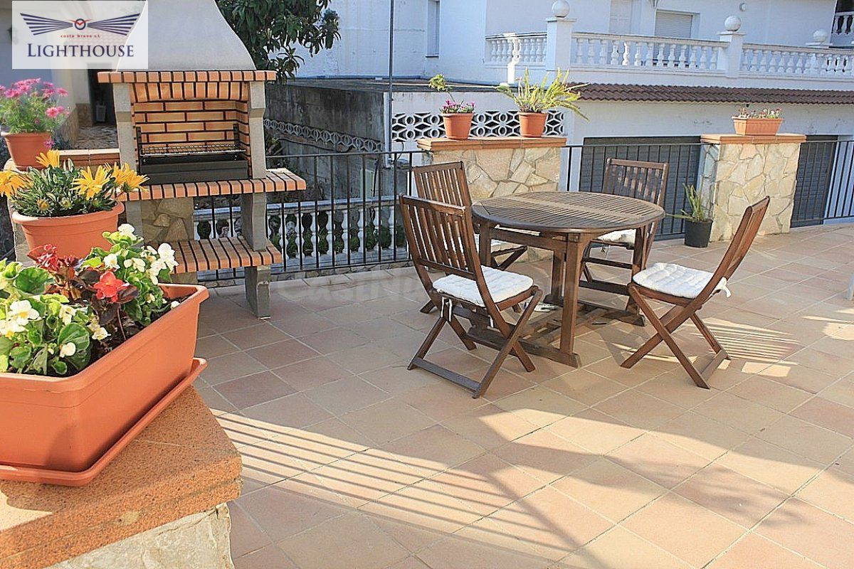 Gran casa en Lloret de Mar (Canyellas). - foto 4