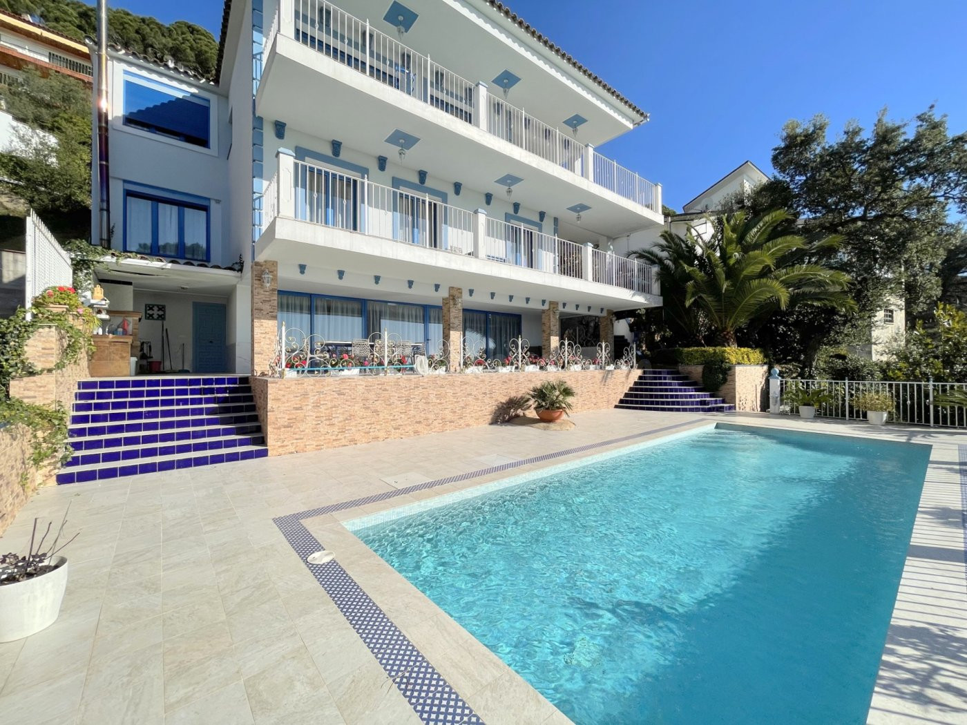 Magnífica VILLA con MUCHO ESTILO y VISTAS AL MAR