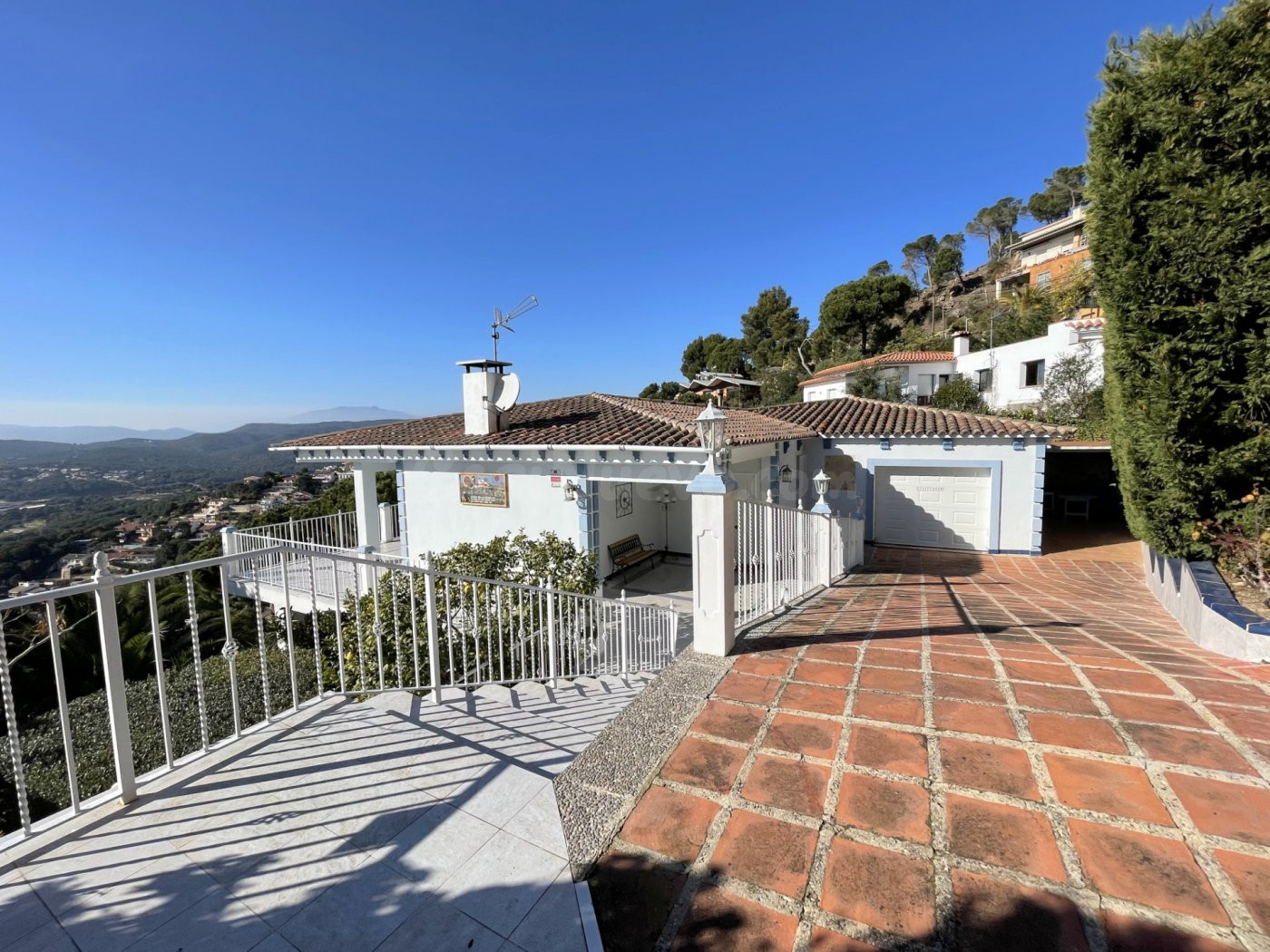 Magnífica VILLA con MUCHO ESTILO y VISTAS AL MAR - foto 2