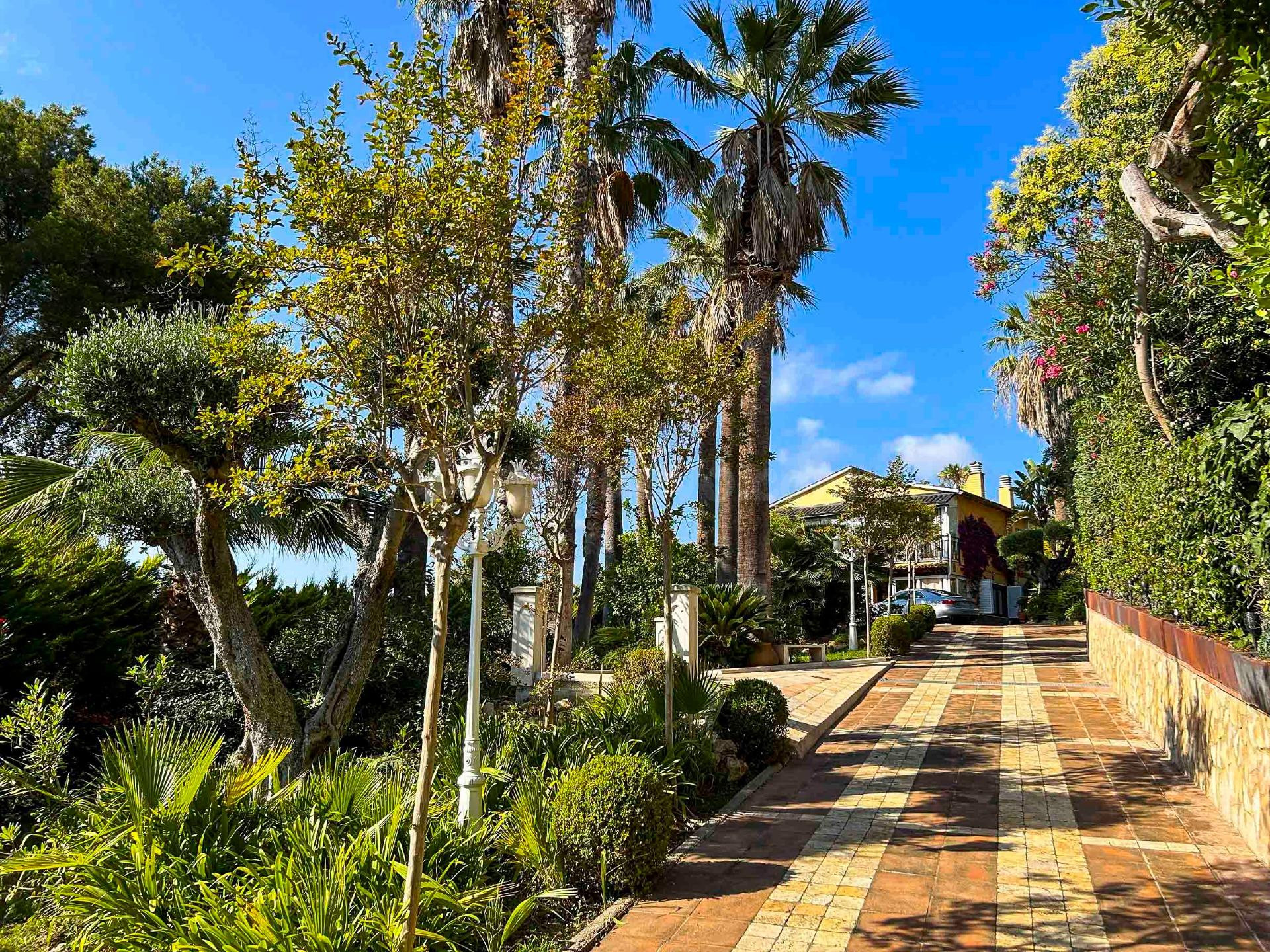 Maravillosa villa a 5 minutos de la playa de Fenals.