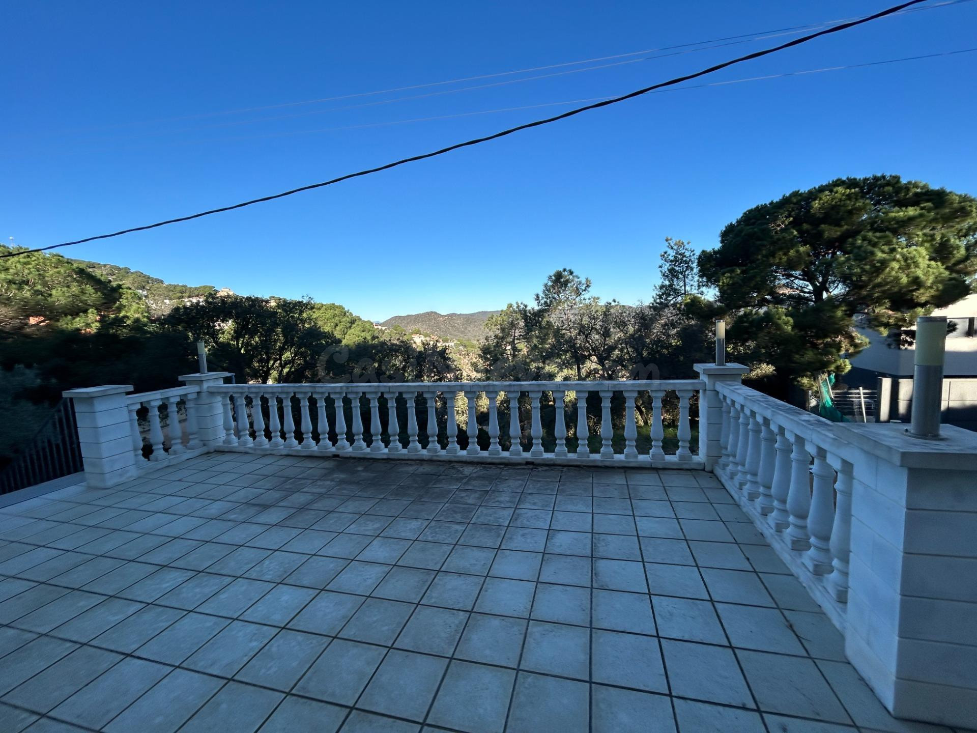 Espaciosa casa con impresionantes vistas a la montaña - foto 4