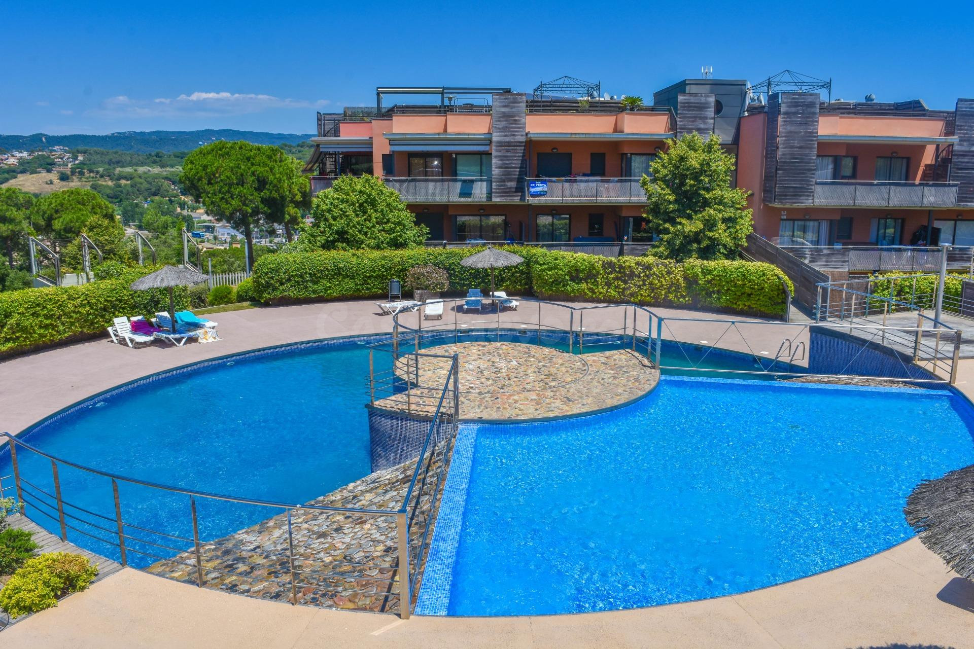 Exclusivo piso con amplio jardín privado a solo 100 metros de la Cala Sa Boadella