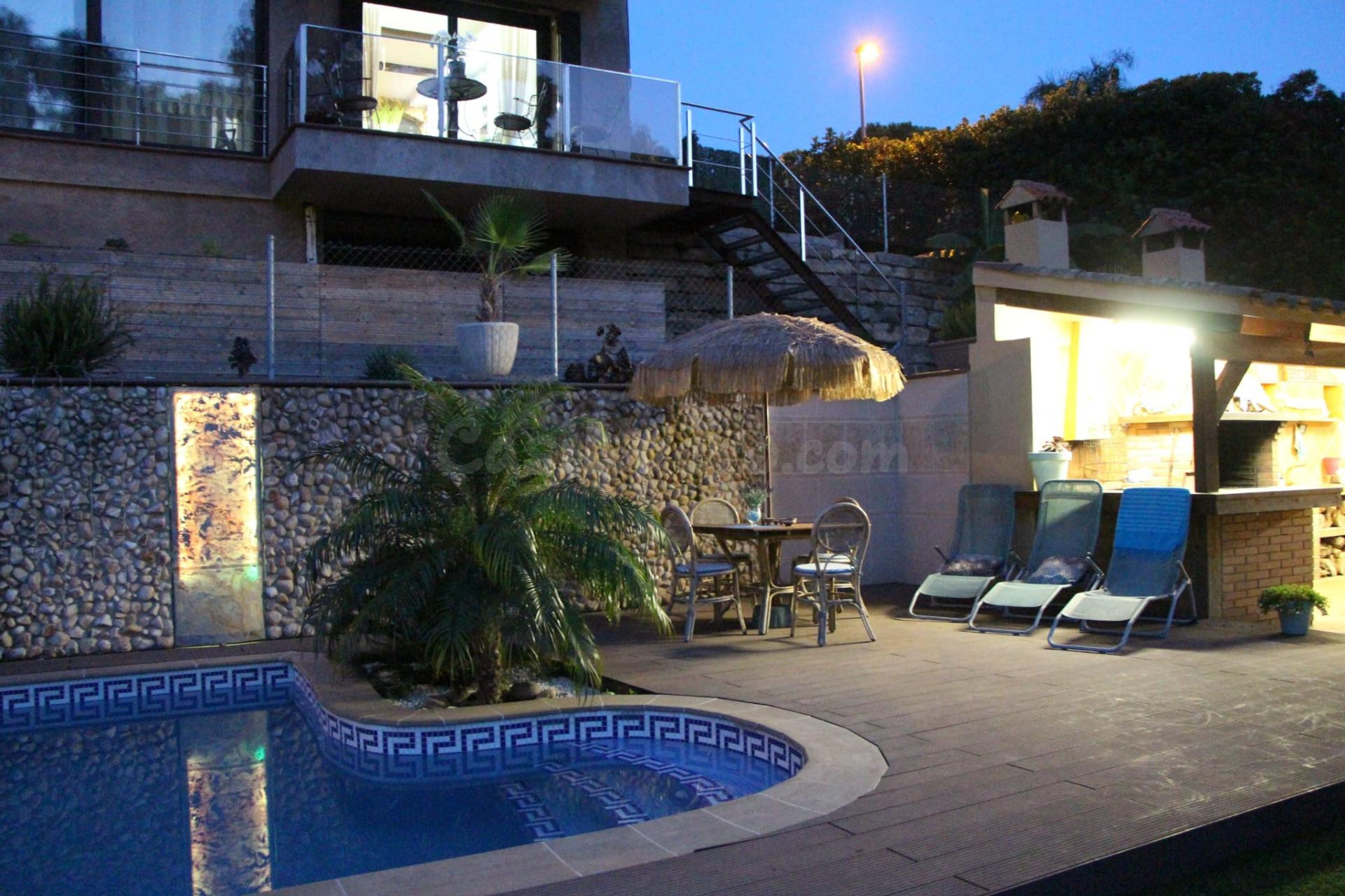 Villa en venta en la prestigiosa urbanización Condado de Jar