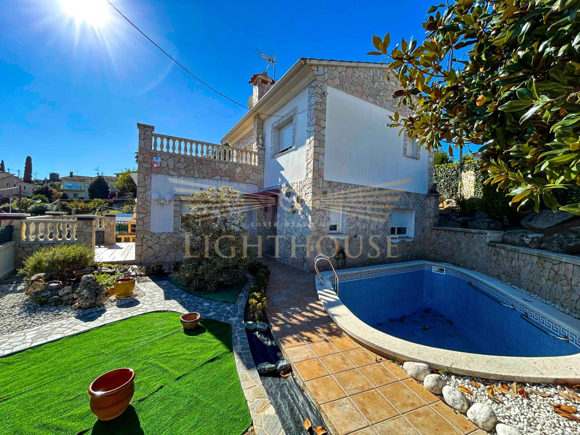 Encantadora casa con vistas al mar en La Soleia.