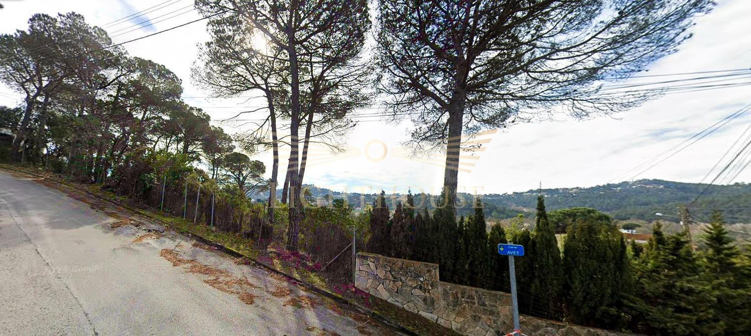 Parcela en una urbanización tranquila.