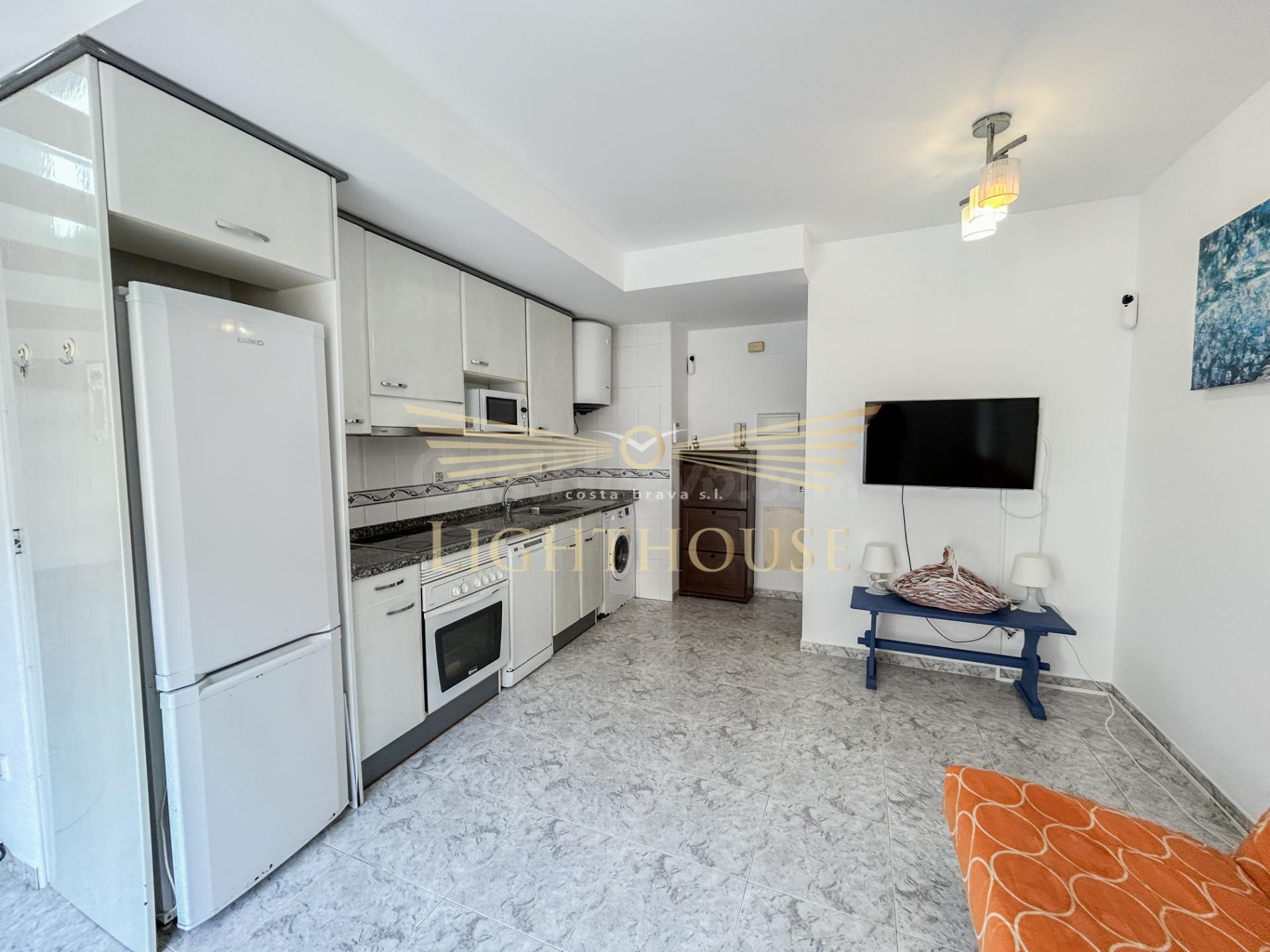 Luminoso apartamento dúplex con piscina en Fenals, Lloret de Mar