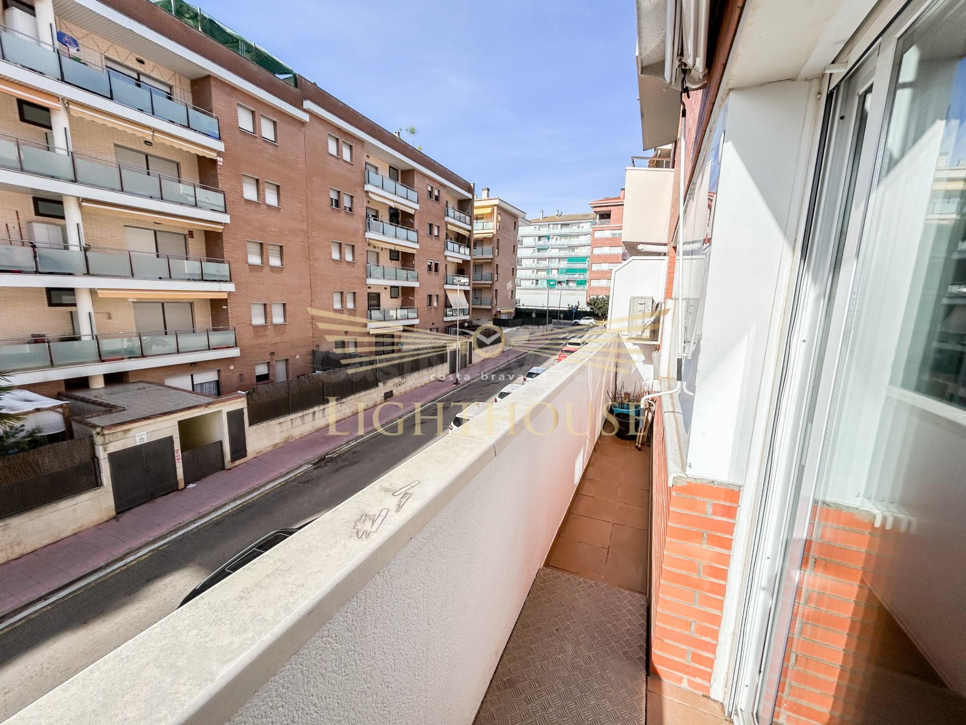 Luminoso apartamento dúplex con piscina en Fenals, Lloret de - foto 4