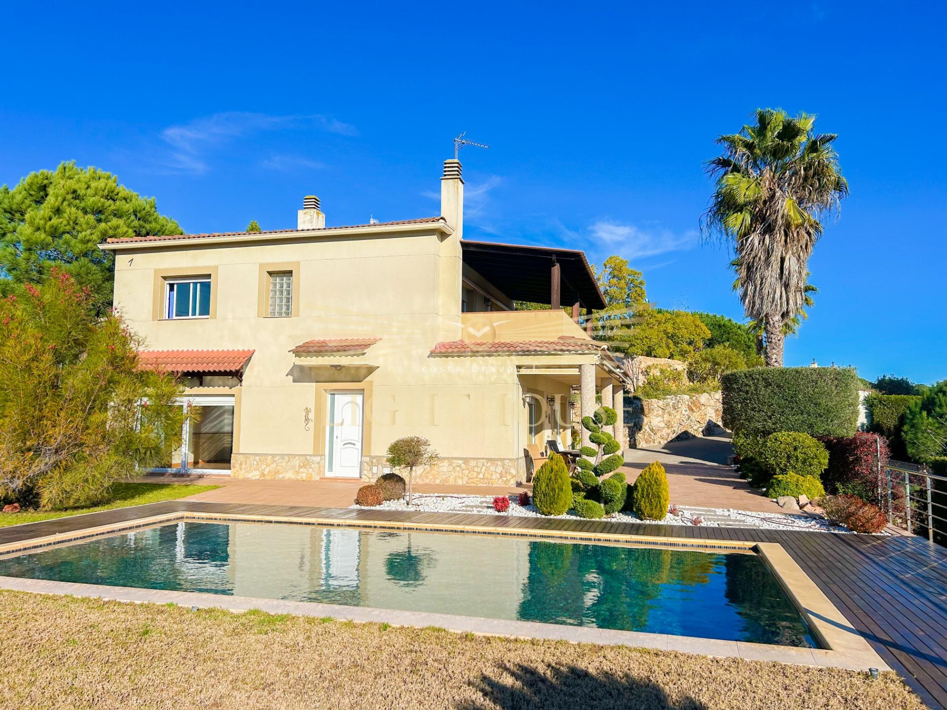 Villa exclusiva con vistas al mar en Los Pinares, Costa Brava