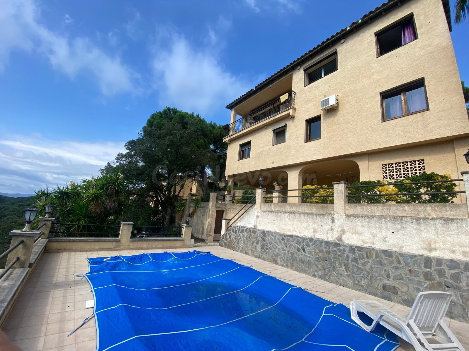 Preciosa casa con piscina privada y vistas al mar en La Riviera – Lloret de Mar