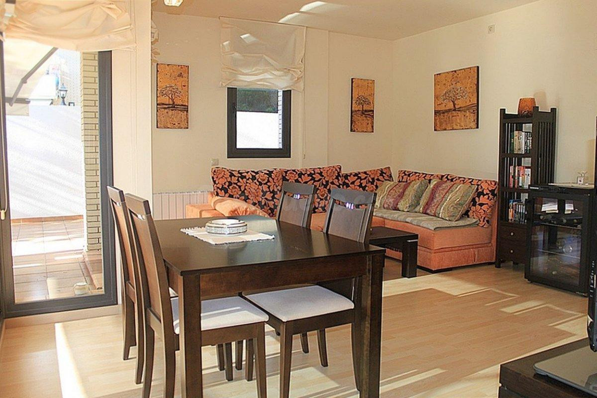 Planta baja con licencia turística y gran terraza privada en - foto 5