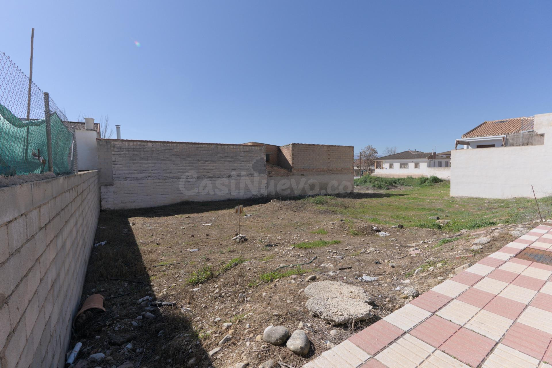 "¡Tu Oasis Rural en Illora! TERRENO URBANO con Vistas envidiables"