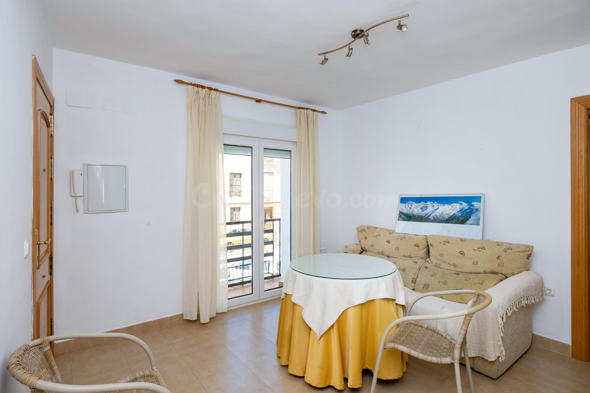 !!Fantástica vivienda en Huetor Santillán junto Ayuntamiento!!