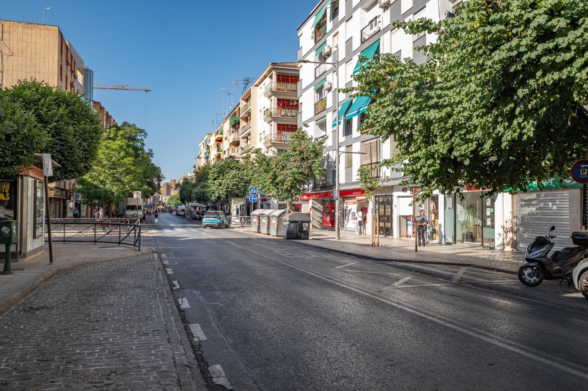 Acogedor y completamente Exterior Piso en Venta en Zaidín, Granada - Ideal Inversión por €139.900