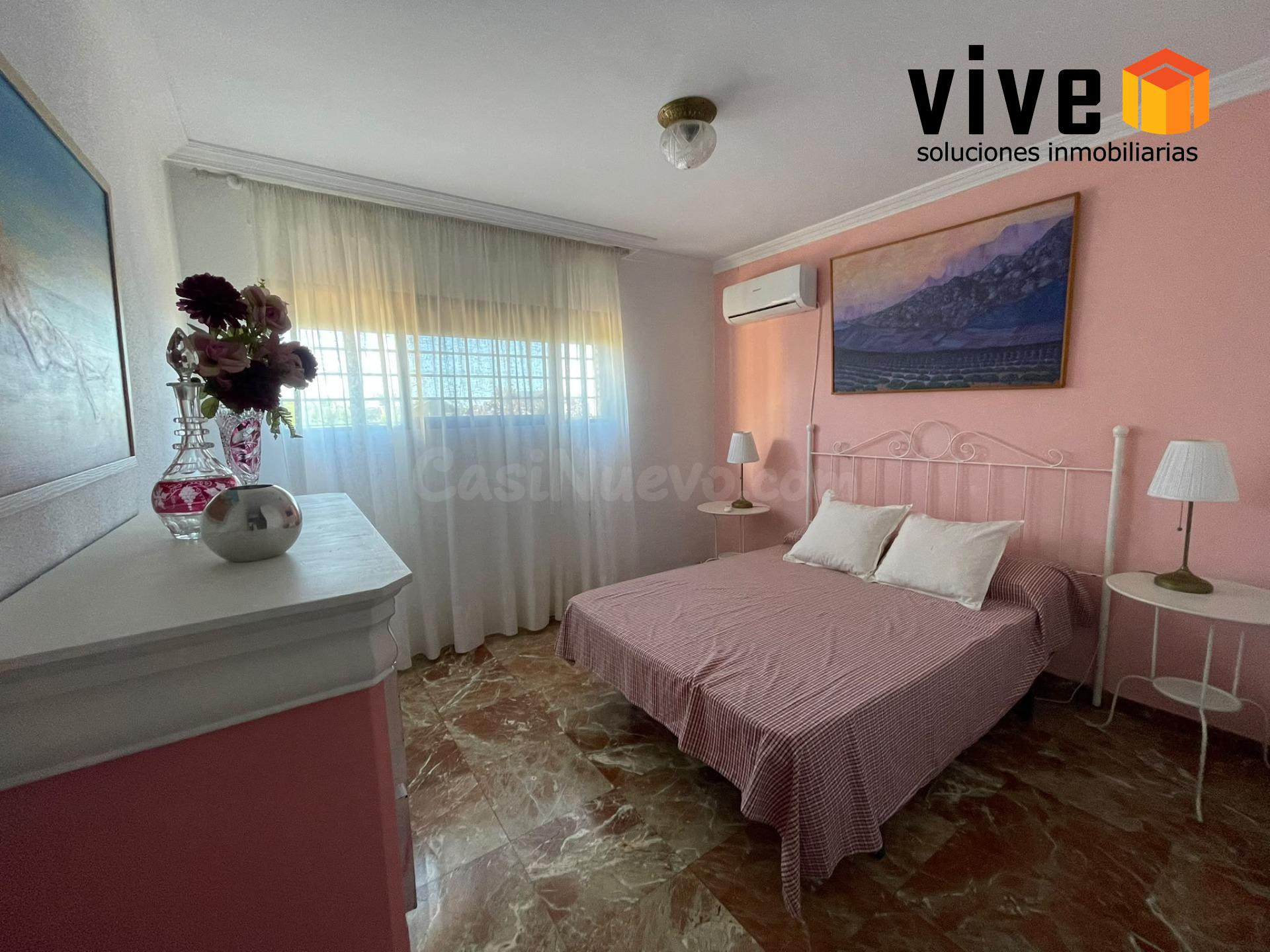ESPECTACULAR CHALET INDEPENDIENTE CON PISCINA Y SALÓN DE DOB - foto 4