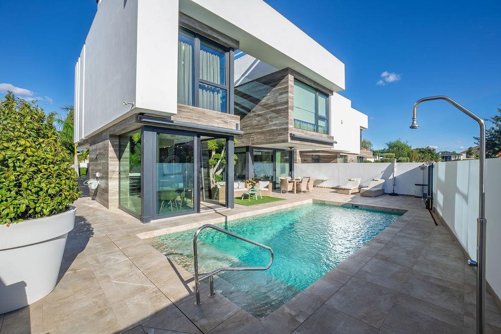 *Villa moderna de lujo en el corazón del Albir*