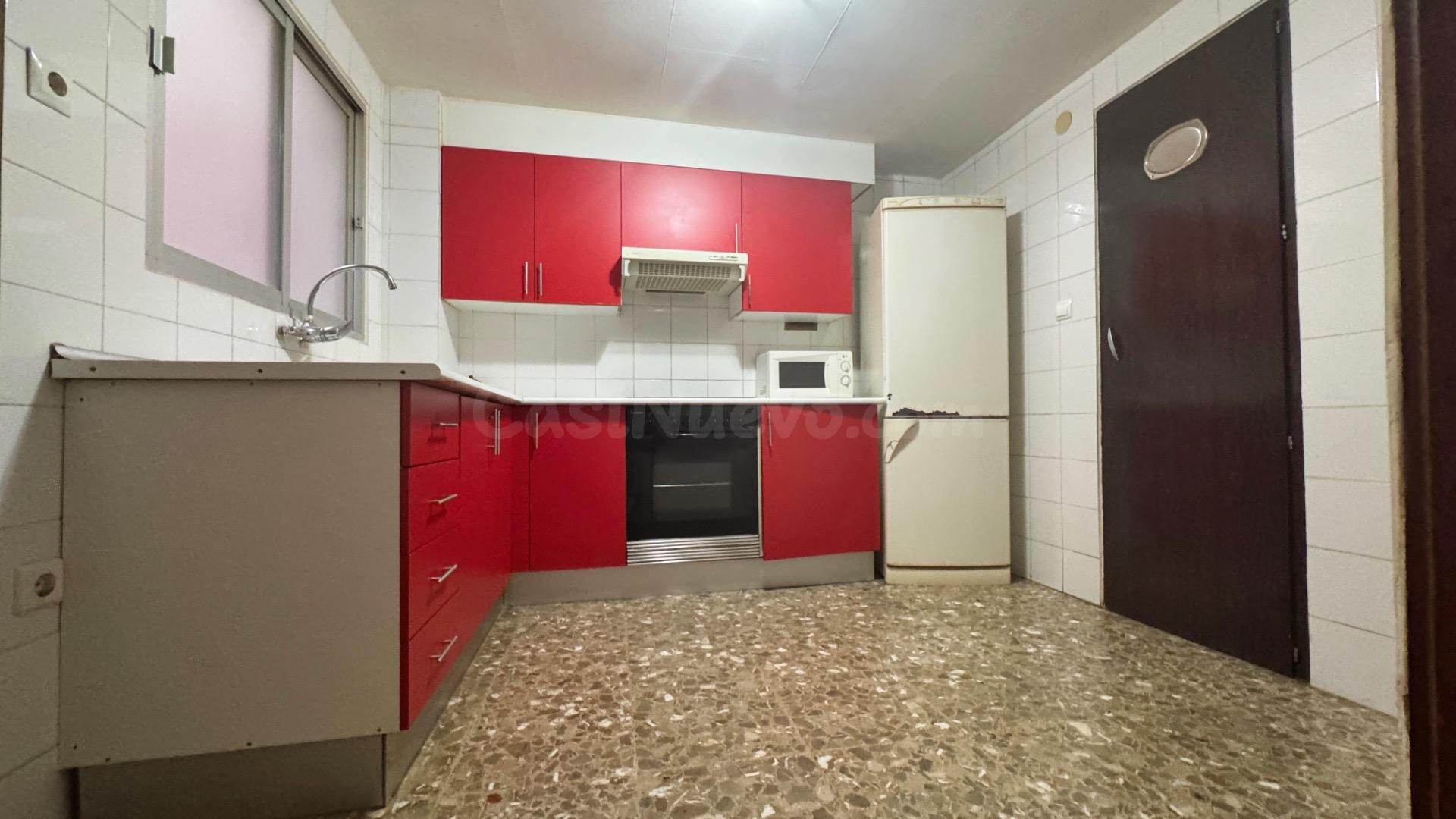 Amplio piso de 4 dormitorios en el corazón de Oliva - foto 5