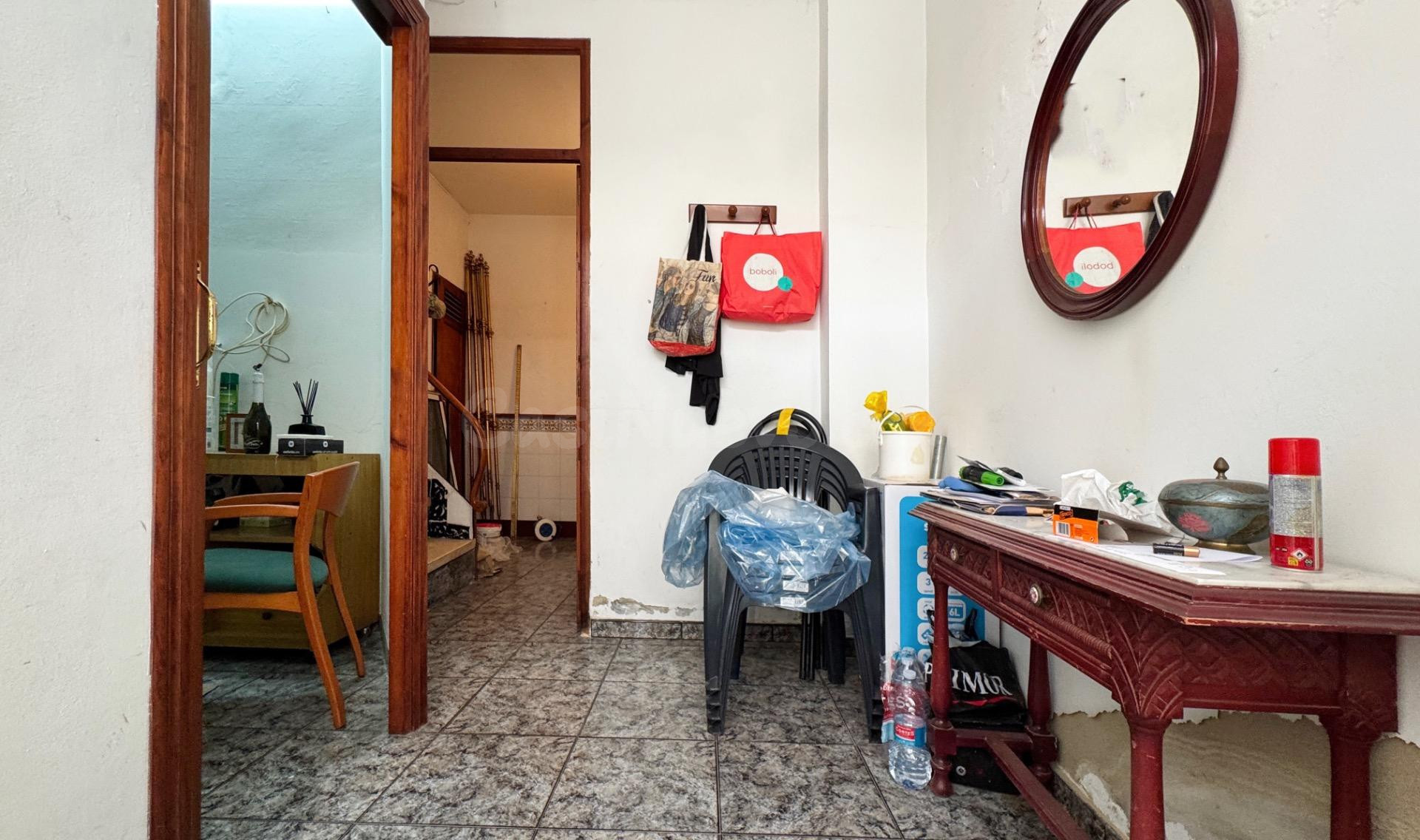 Casa de pueblo con encanto en el corazón de Pego – Una oportunidad para crear el hogar de tus sueños