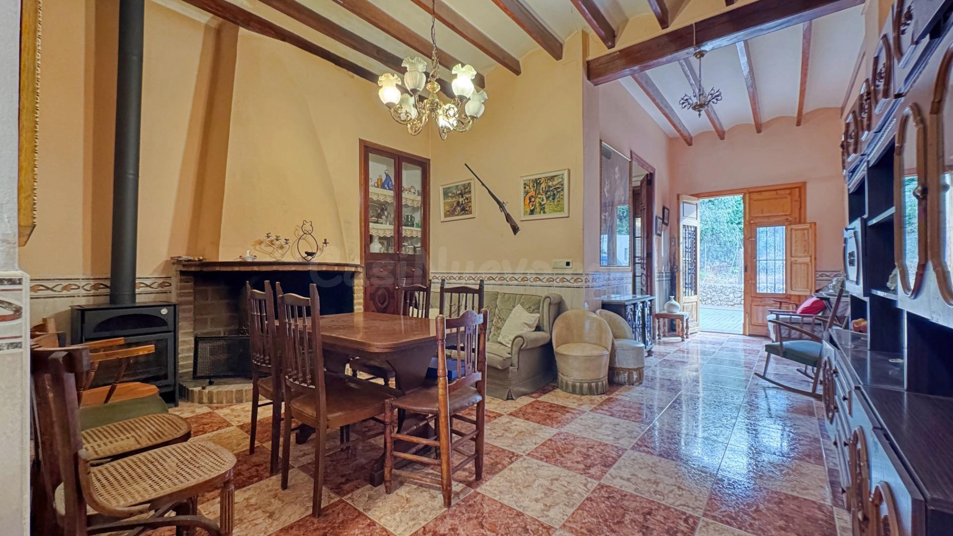 CASA DE PUEBLO CON ENCANTO Y VISTAS AL CASTILLO DE BENIRRAMA