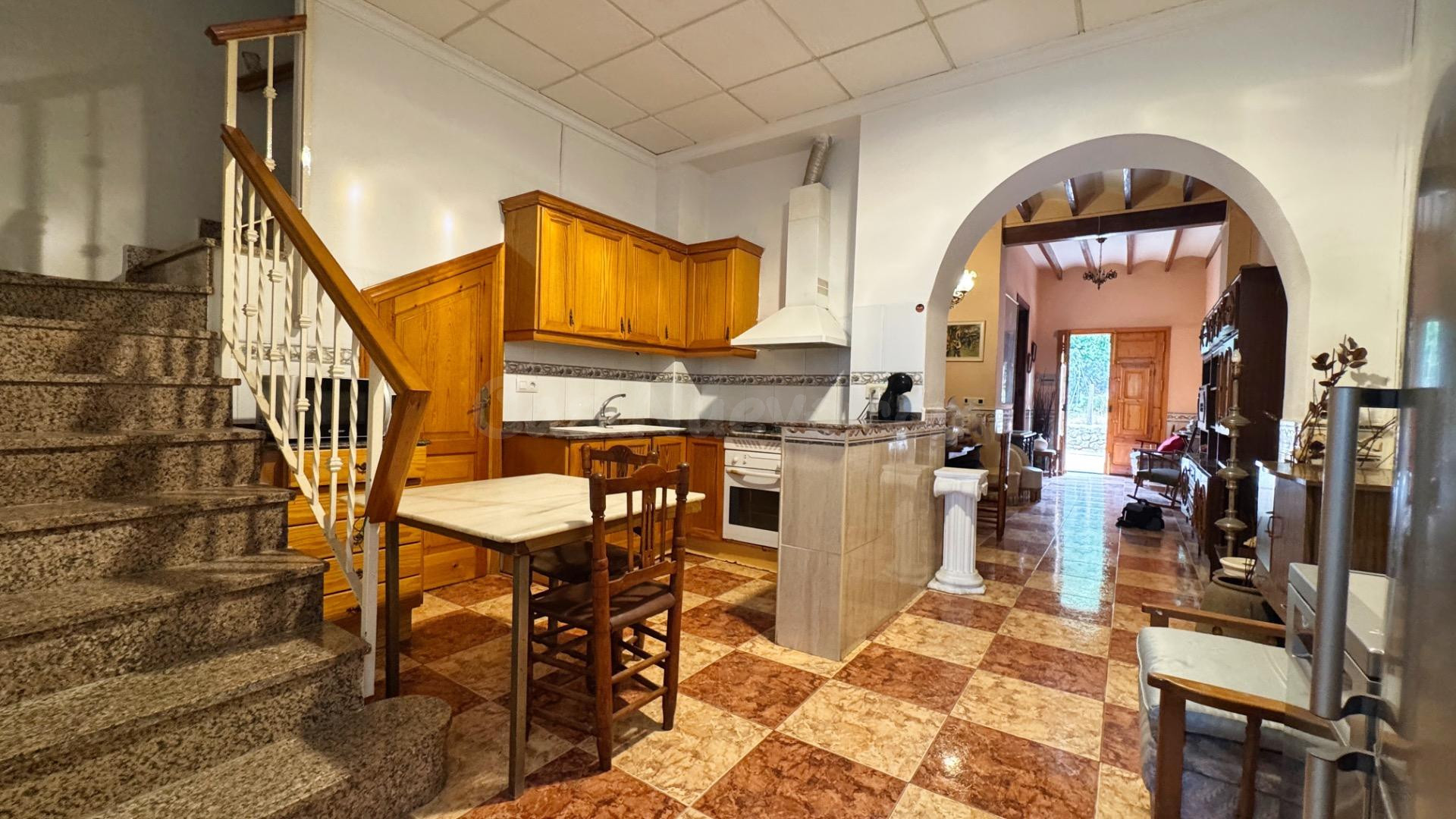 CASA DE PUEBLO CON ENCANTO Y VISTAS AL CASTILLO DE BENIRRAMA - foto 4