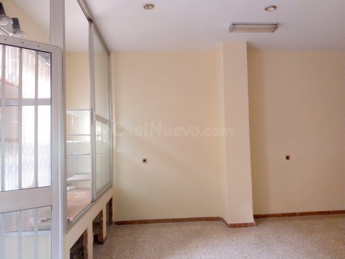 Local comercial 60m² en venta - López de Gomara