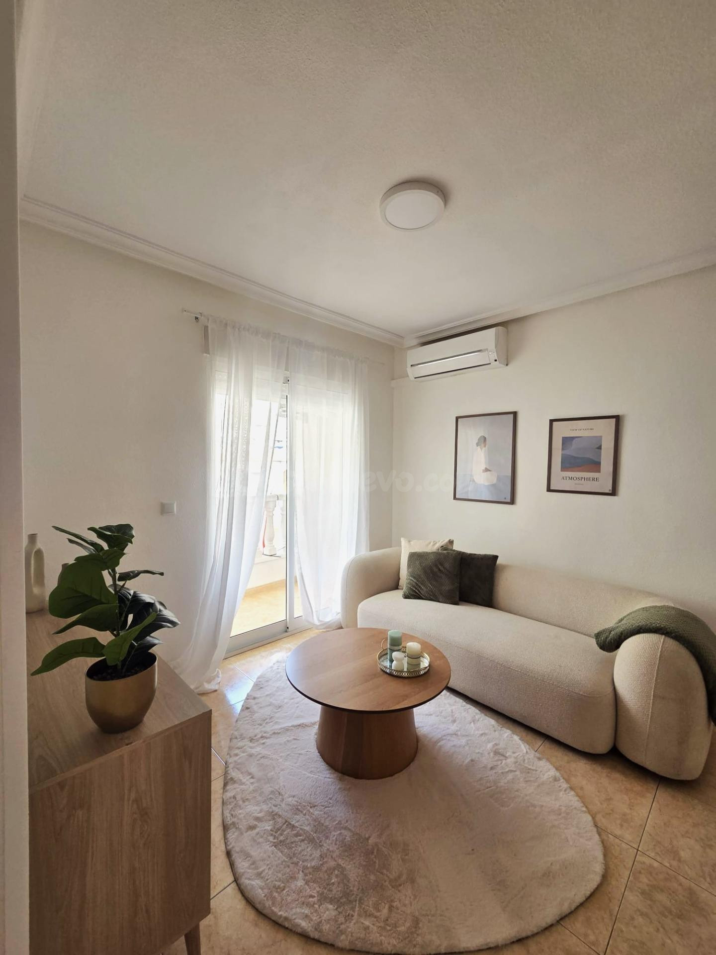 Apartamento reformado de dos dormitorios a 500 metros de la playa, Torrevieja