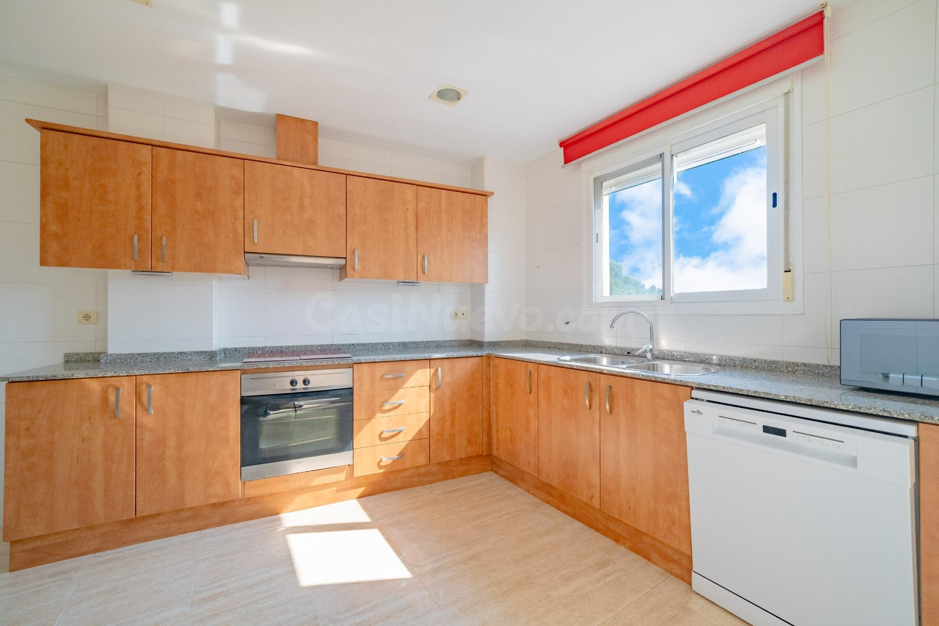 ADOSADO DE 194 M2 CON TERRAZA, VISTAS Y GARAJE PRIVADO - foto 4