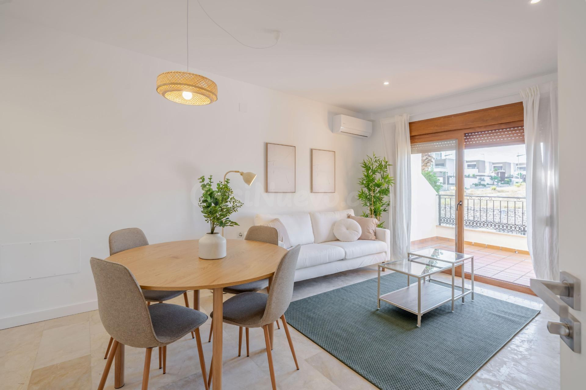 Encantadora casa adosada con vistas a las montañas y al campo de golf en una tranquila urbanización privada con piscina comunitaria!