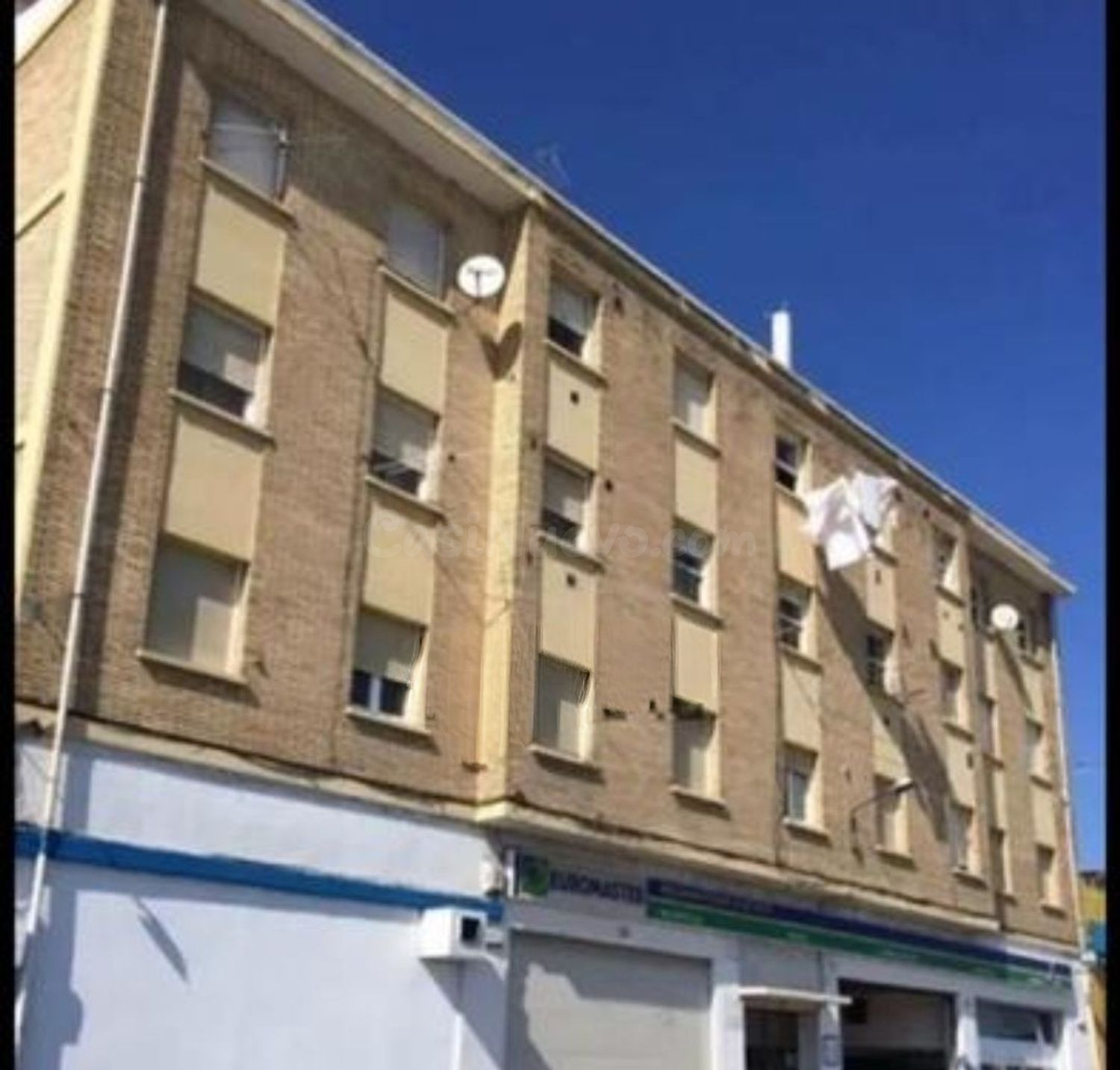 Edificio 3000m² en venta - Crucero - Aquende