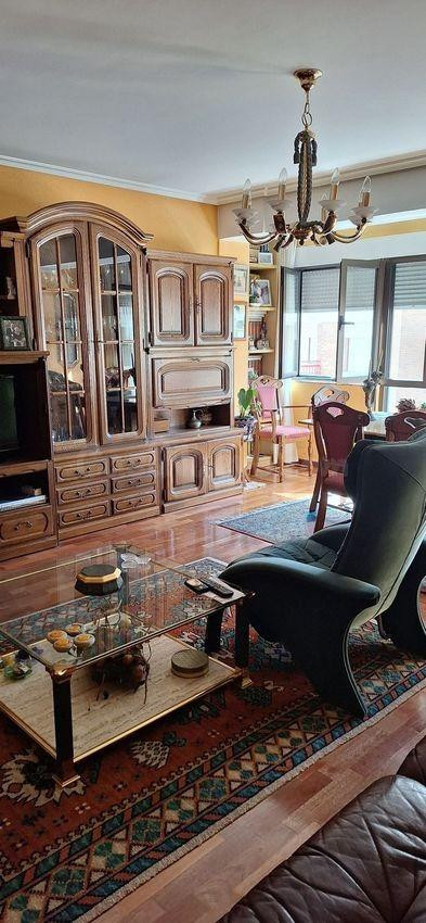 Amplio y Luminoso Piso en Mieres del Camino por €145999