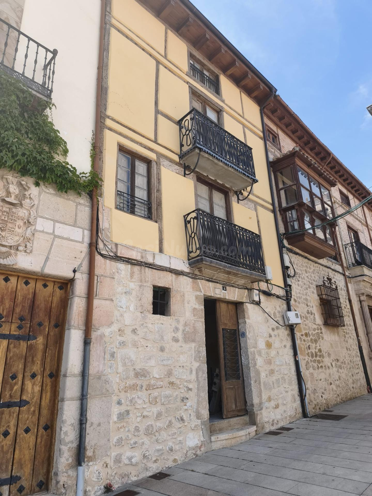 Oportunidad Única: Casa Señorial en Medina de Pomar a la Venta por €207,000