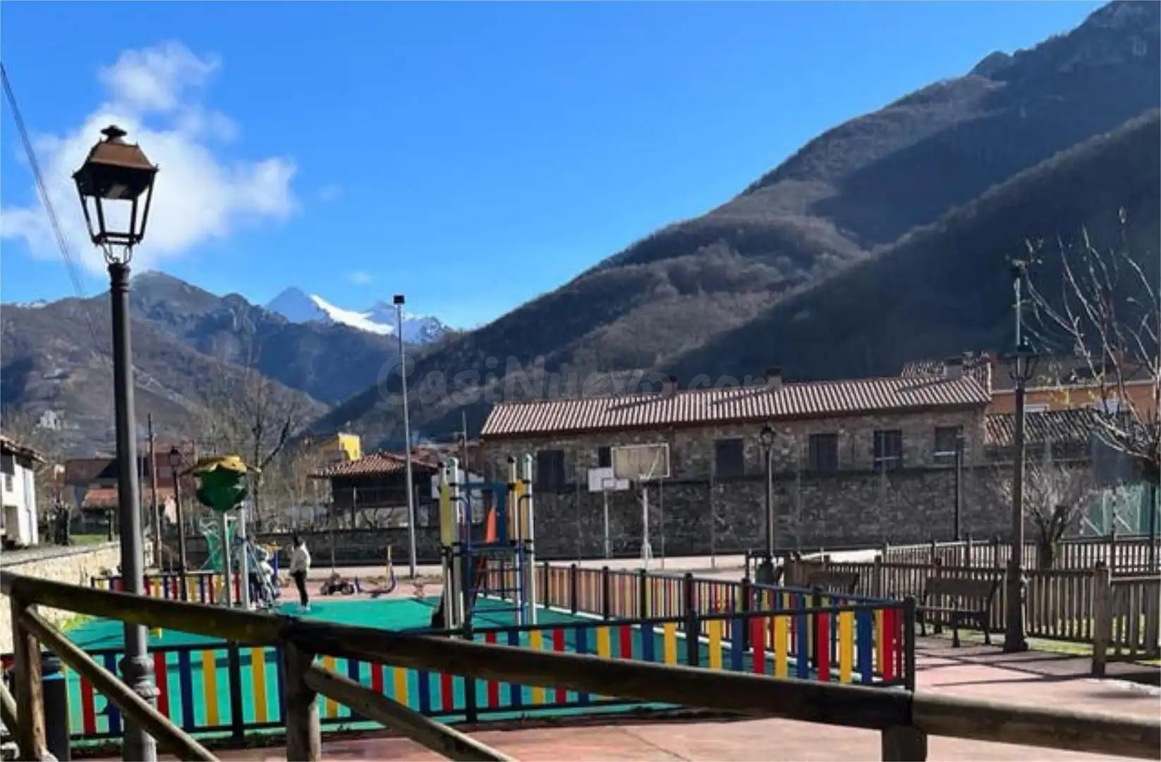Ático Soleado en Felechosa - Perfecto para Escapadas a la Montaña