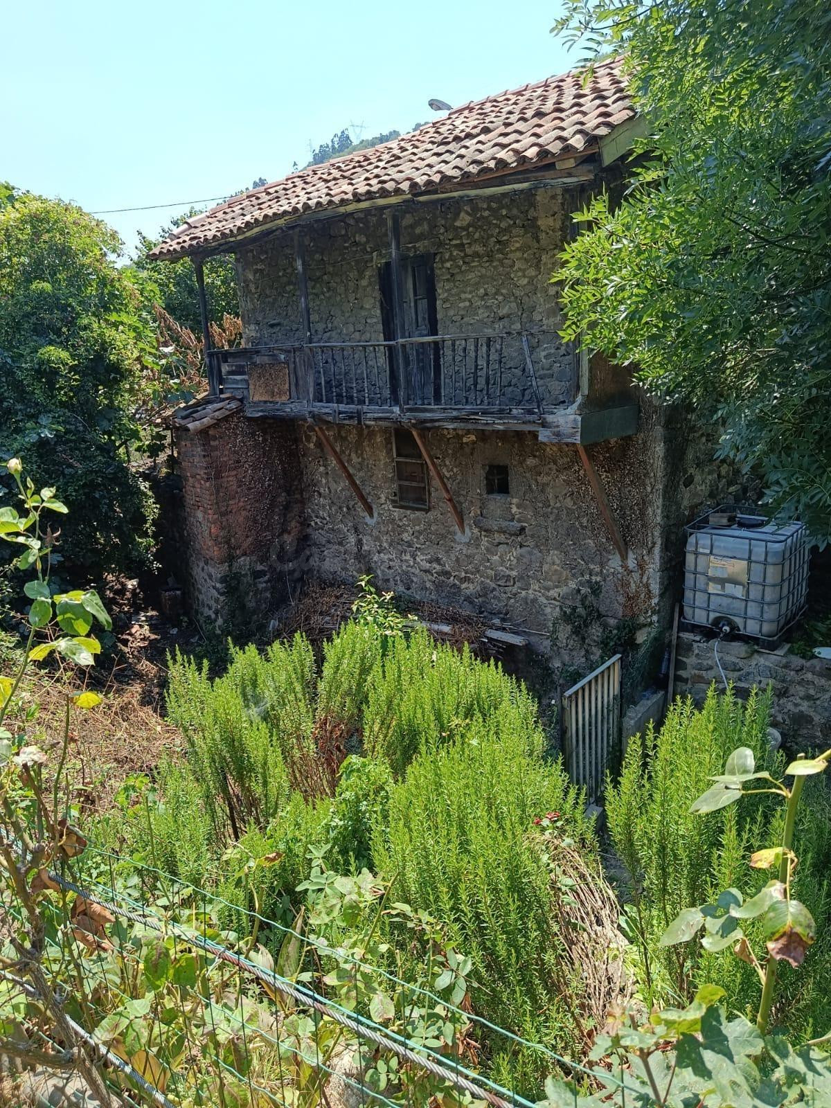 CASA+TERRENO EN LA ZONA DE LENA - foto 2