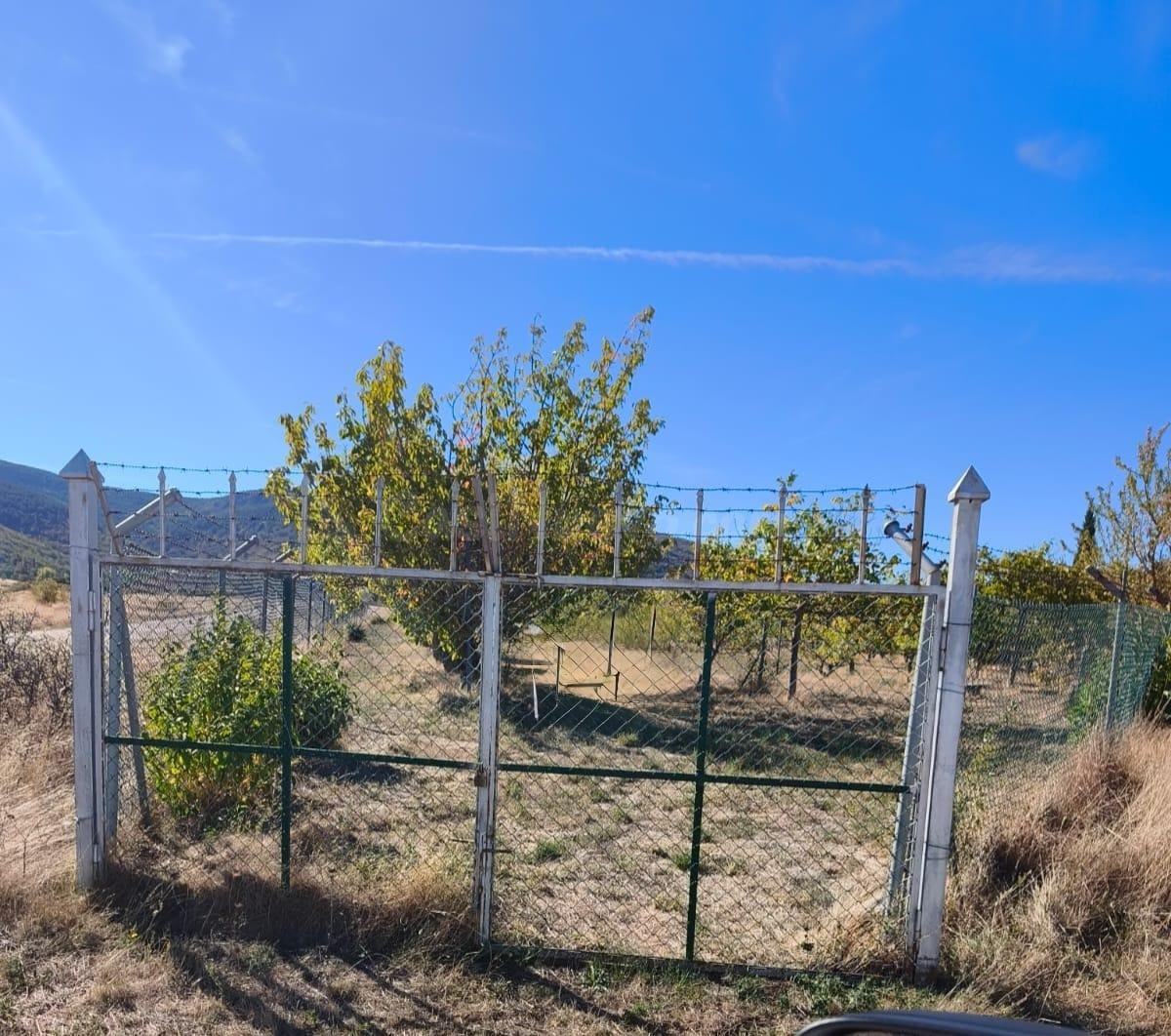 PARCELA RÚSTICA DE 2.000 m2 EN URREZ – VILLASUR DE HERREROS