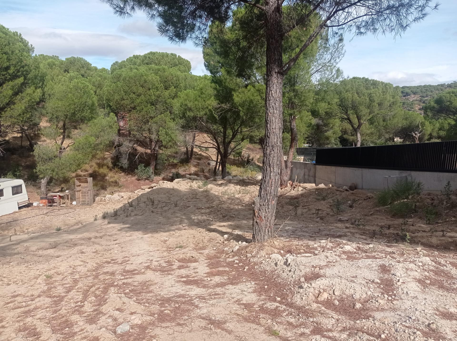 Parcela urbana en Costa de Madrid, en zona tranquila. - foto 3