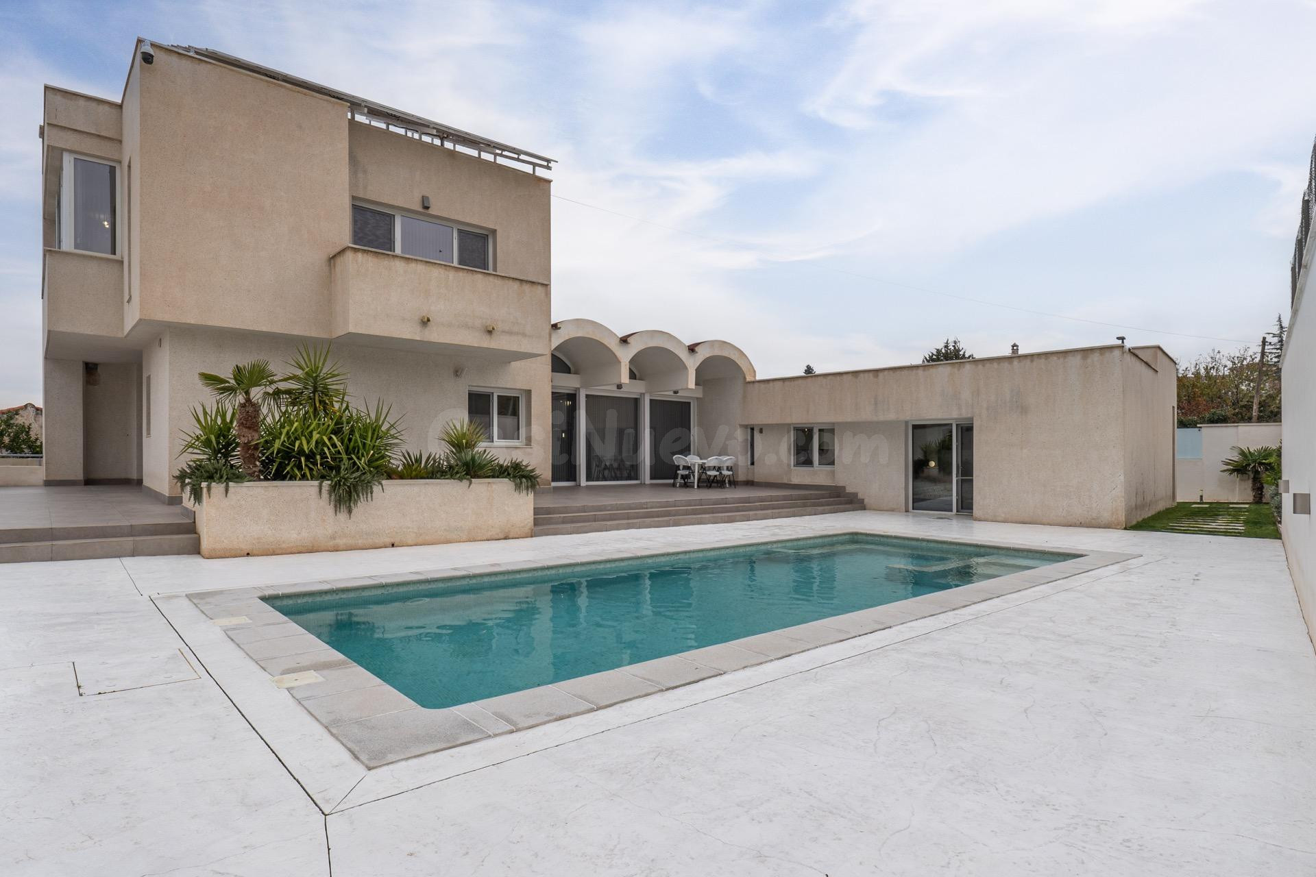 Villa de Lujo 3 habitaciones 389m² en venta - Entrada