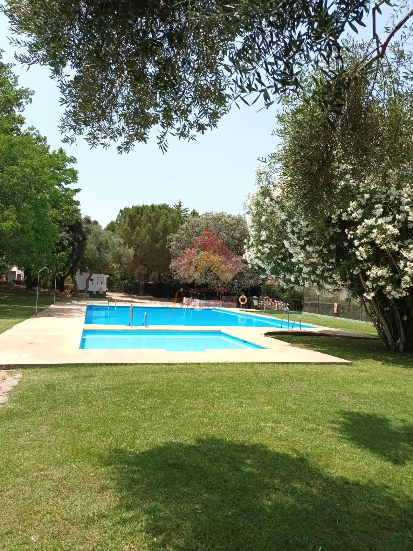 ¡¡ESTUPENDO CHALET CON NEGOCIO!!