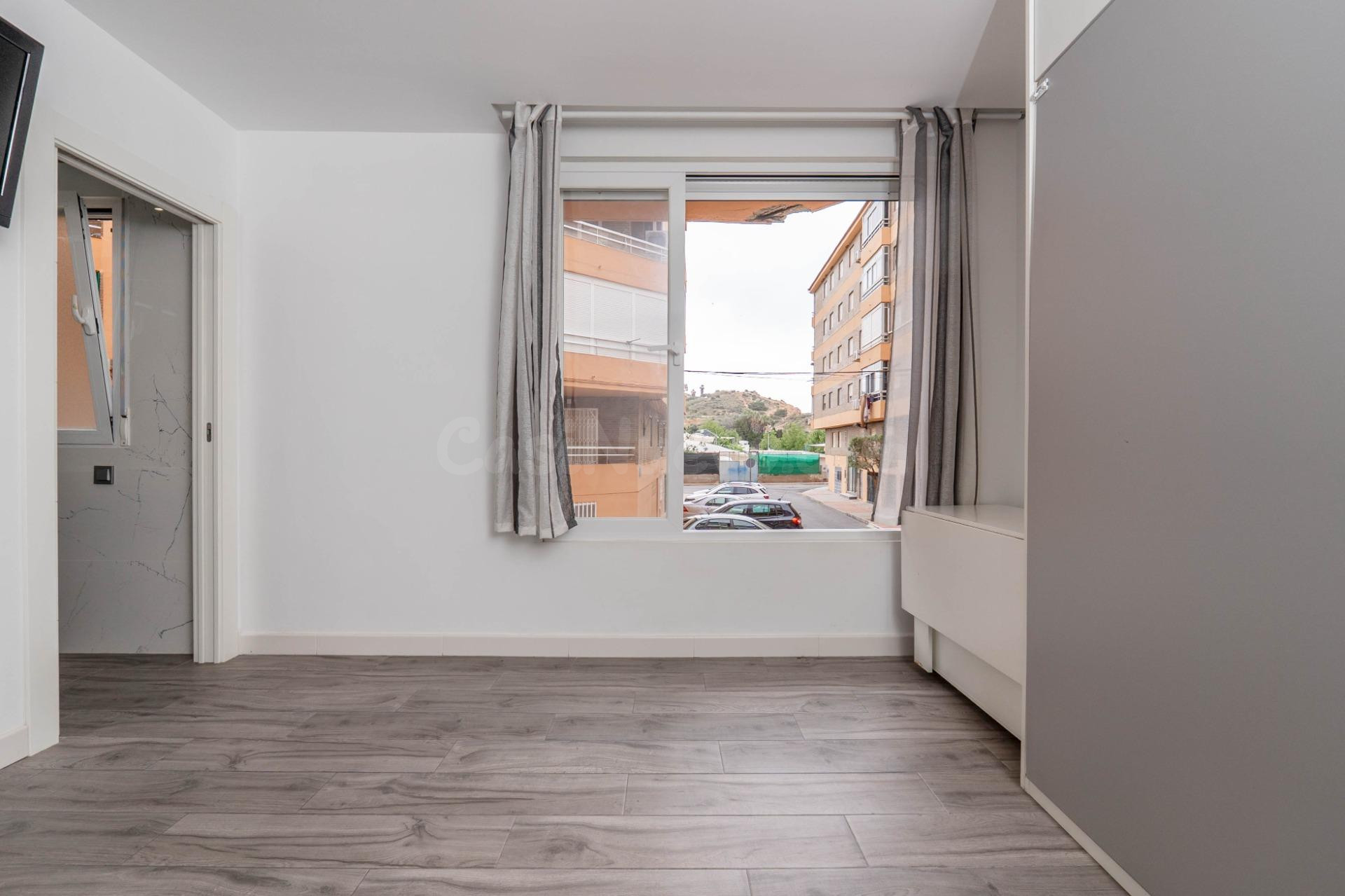 ¡ESTUDIO COMPLETAMENTE EQUIPADO Y LISTO PARA ENTRAR A VIVIR EN TORRENUEVA!