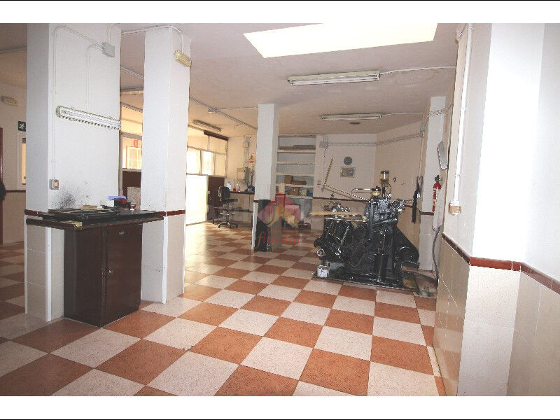 SE VENDE LOCAL EN PLENO CENTRO DE RONDA